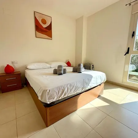 2 Bedroom In With Pool