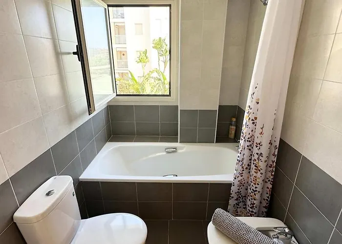 2 Bedroom In With Pool Daire